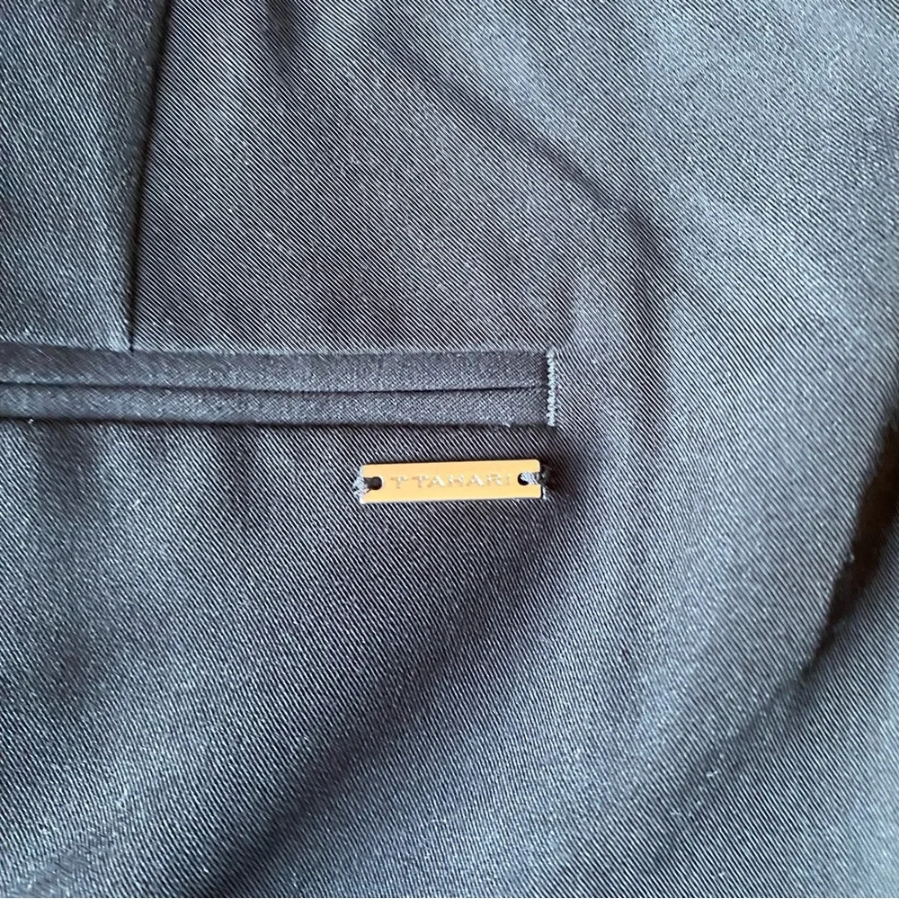 Tahari slacks NWT